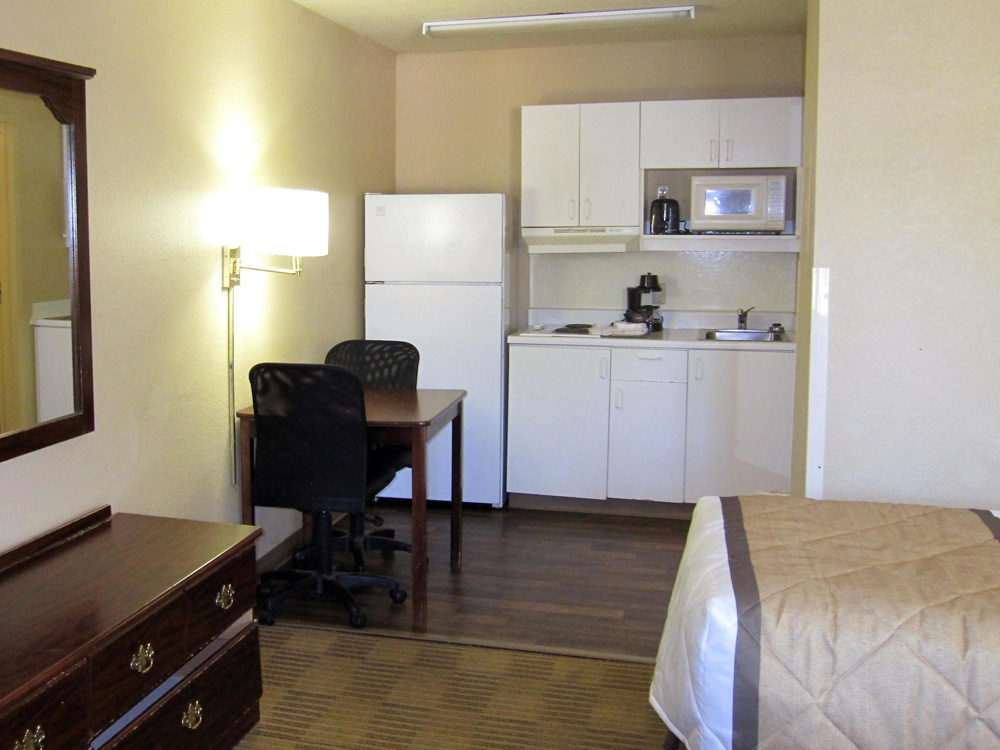 Extended Stay America Select Suites - Durham - University Екстер'єр фото