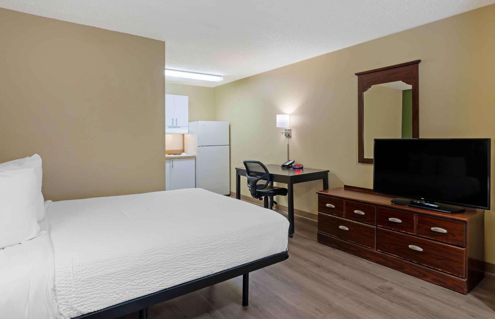 Extended Stay America Select Suites - Durham - University Екстер'єр фото