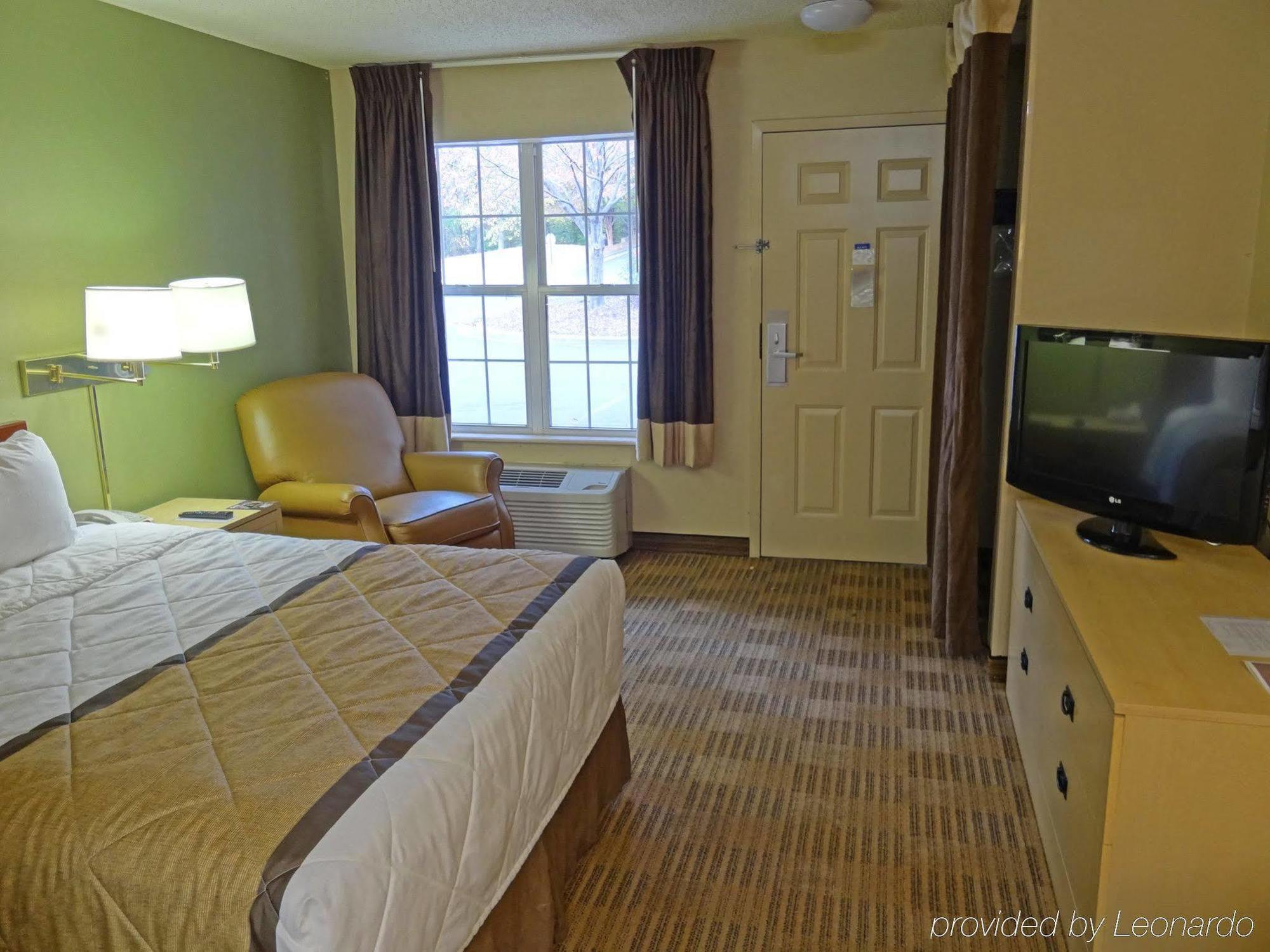 Extended Stay America Select Suites - Durham - University Екстер'єр фото