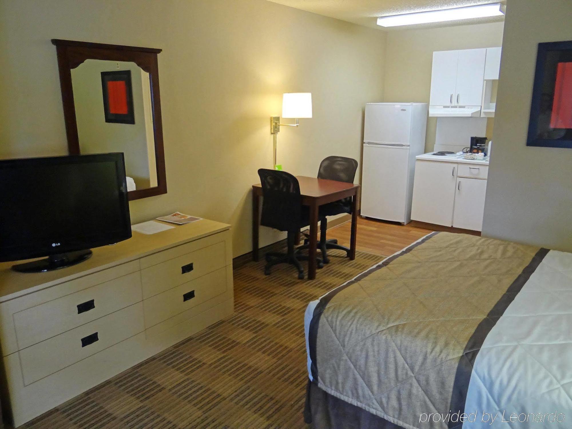 Extended Stay America Select Suites - Durham - University Екстер'єр фото