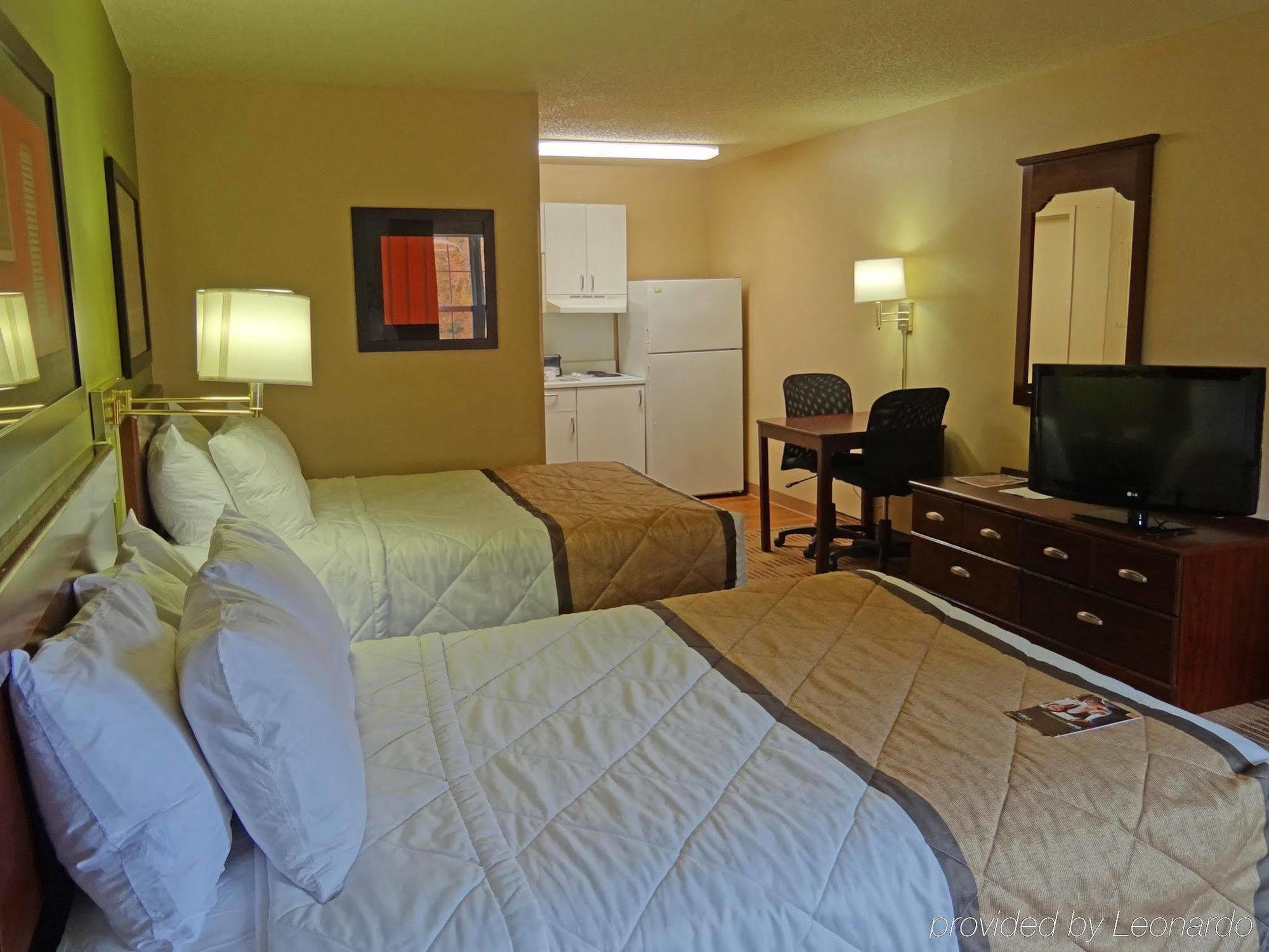 Extended Stay America Select Suites - Durham - University Екстер'єр фото